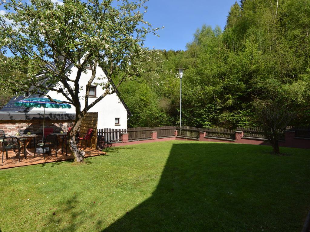 Holiday Home With Garden In Hellenthal Eifel Luaran gambar